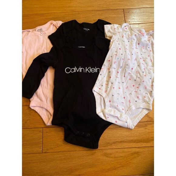 Bundle of 4 Calvin Klein/Child of Mine mixed neutral 6 - 12 month baby one piece - Picture 1 of 7